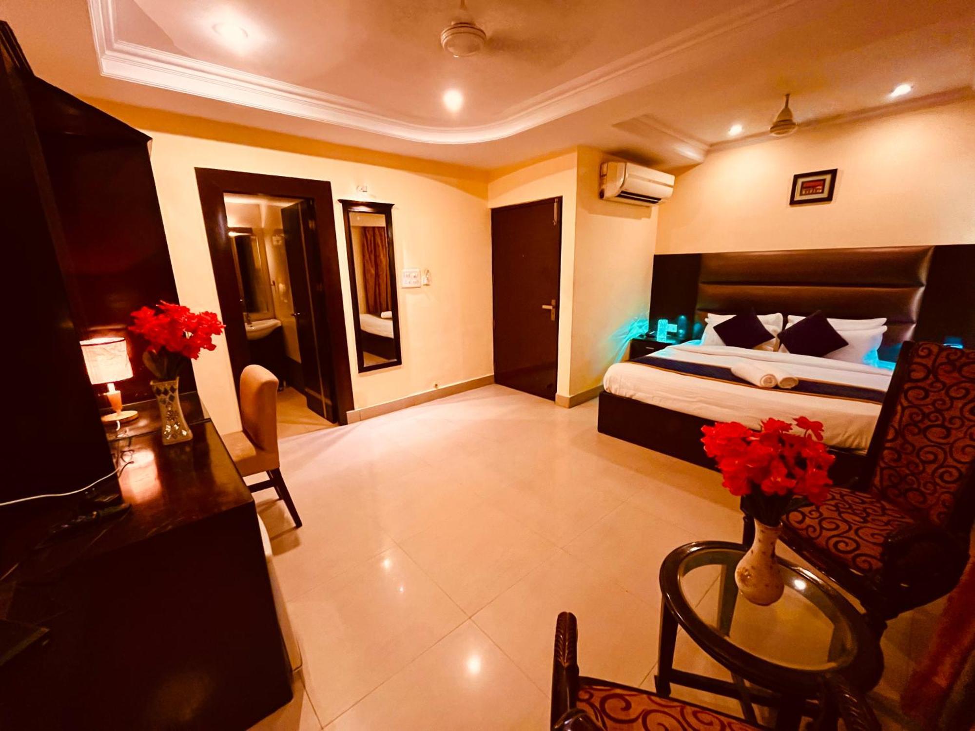 The Reo Luxury Hotel - Haridwār Esterno foto